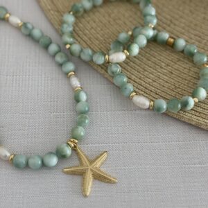 Green Moonstone Gem beaded bracelet with a freshwater pearl.