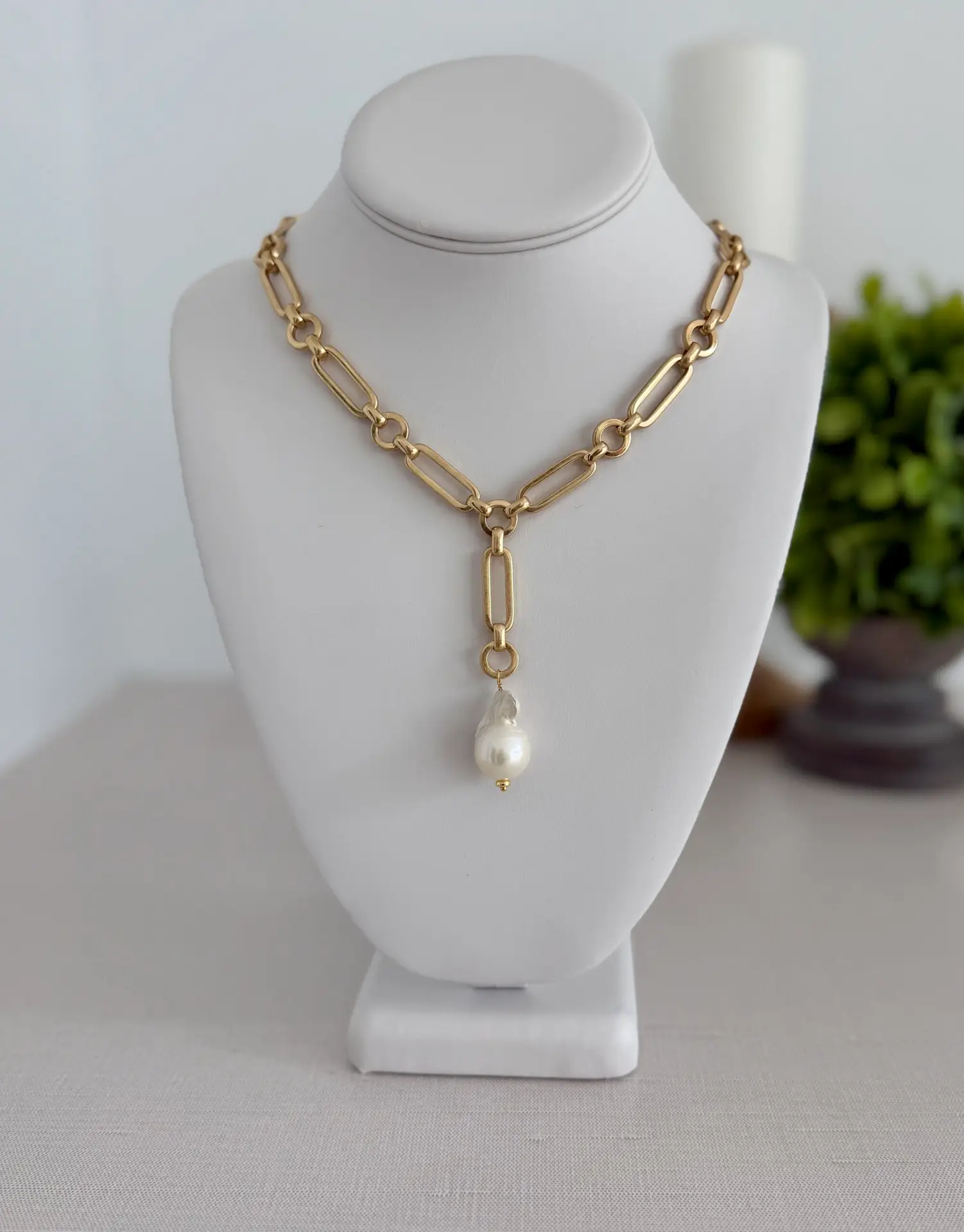 Chunky Gold Chain Necklace with Baroque Pearl