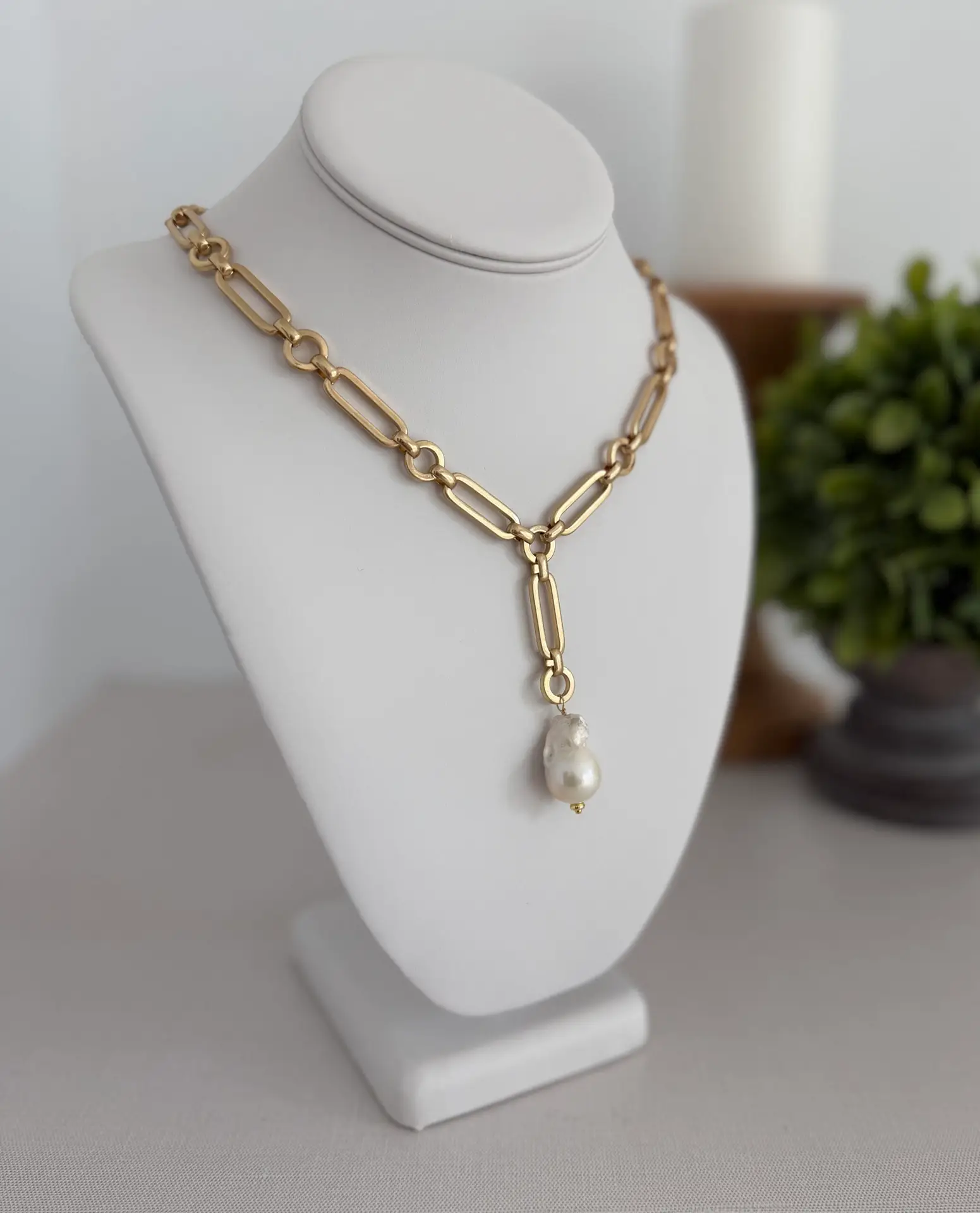 Chunky Gold Chain Necklace with Baroque Pearl - Image 3