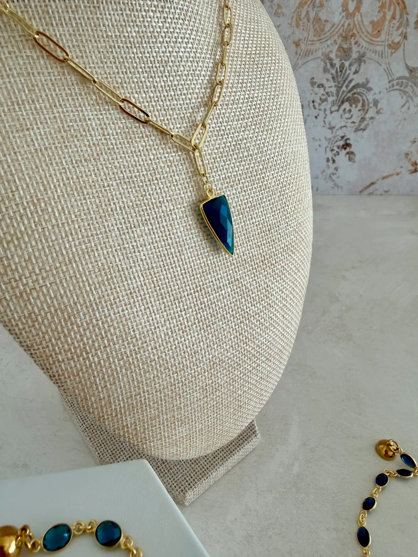 Blue Jade pendant Necklace