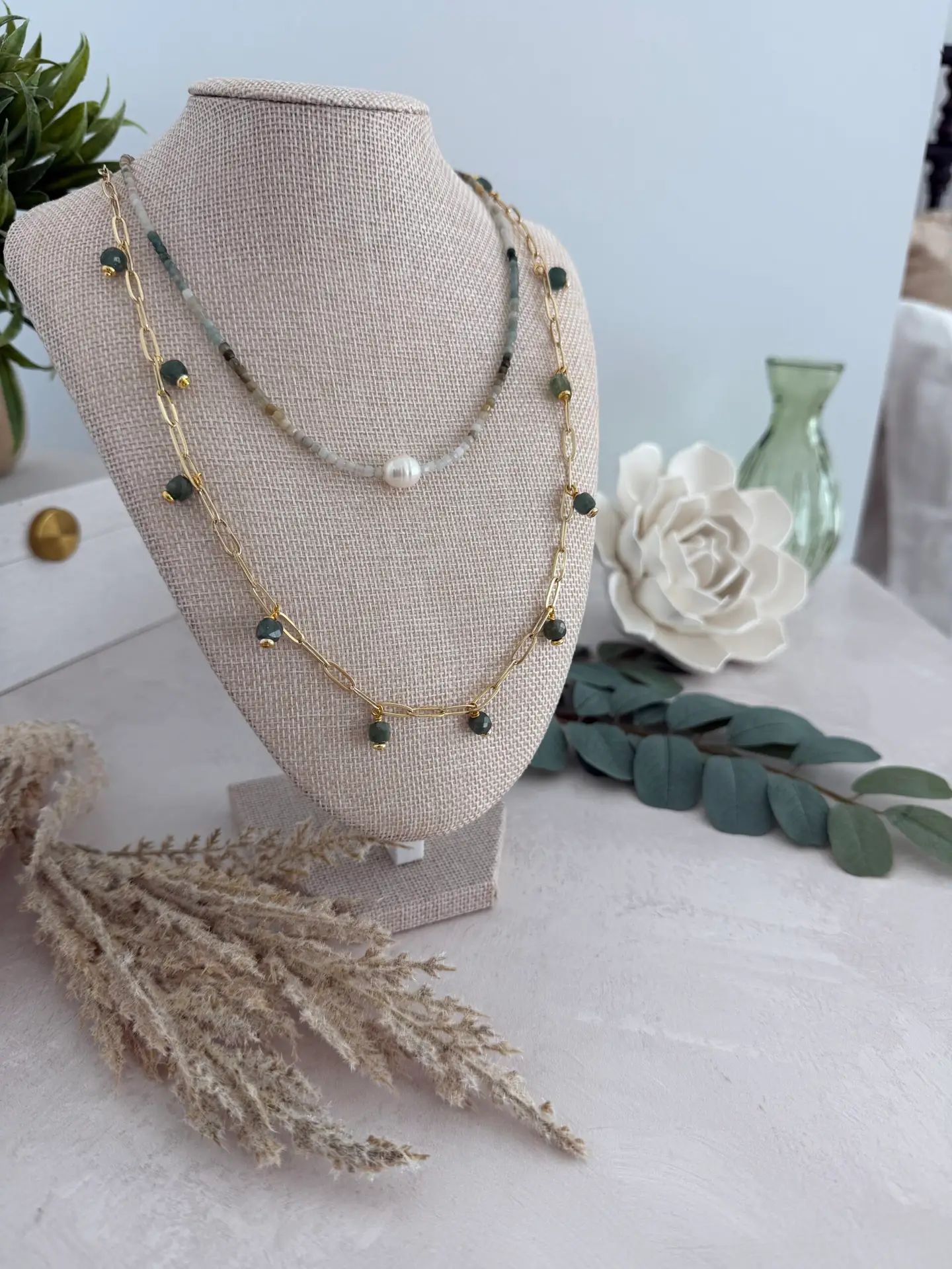 Beautiful Green Gemstone Necklace - Image 2